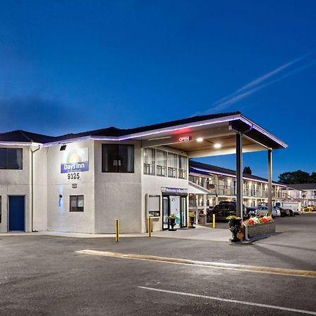 Days Inn By Wyndham Lakewood South Tacoma Exterior foto