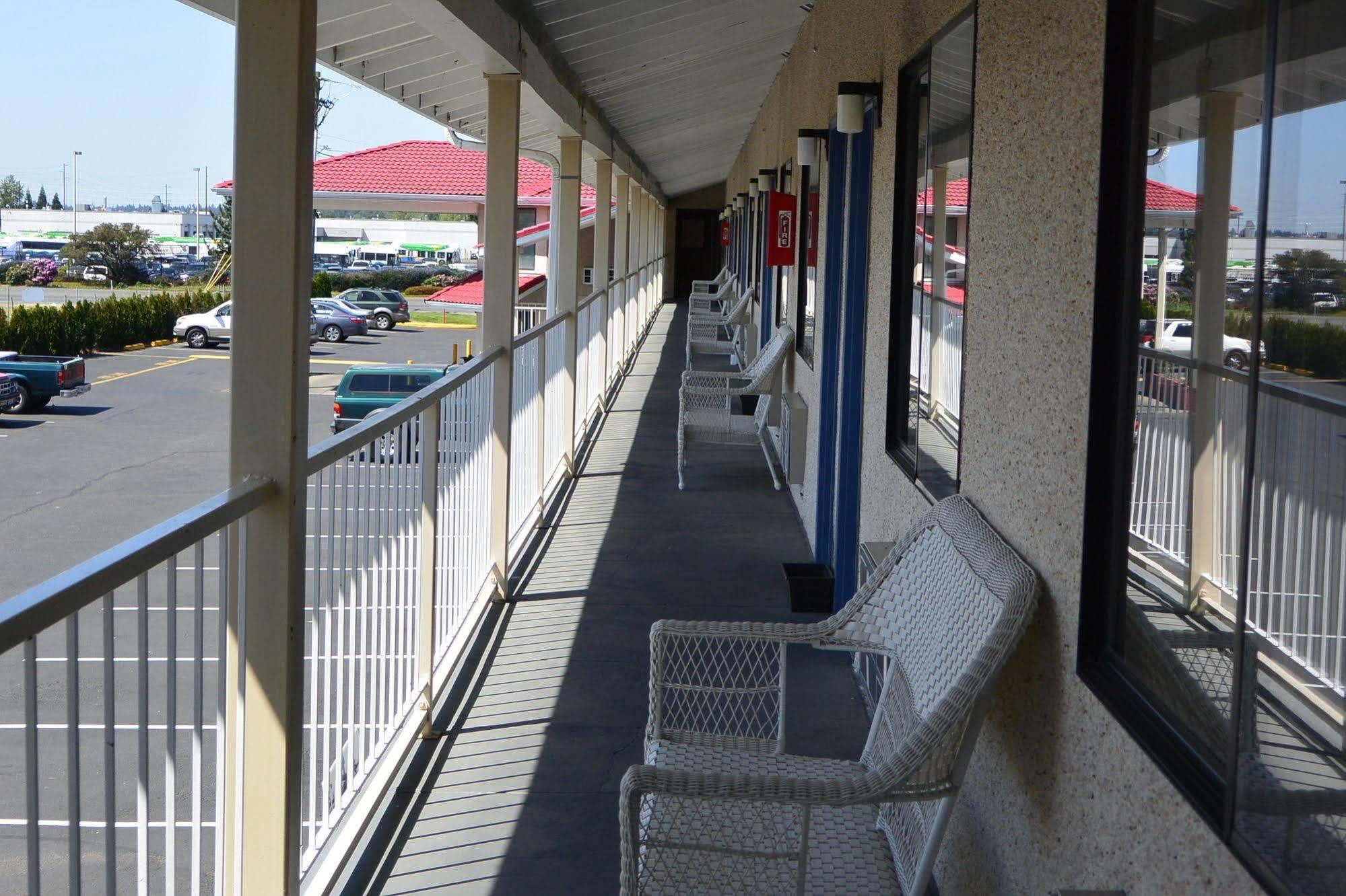 Days Inn By Wyndham Lakewood South Tacoma Exterior foto